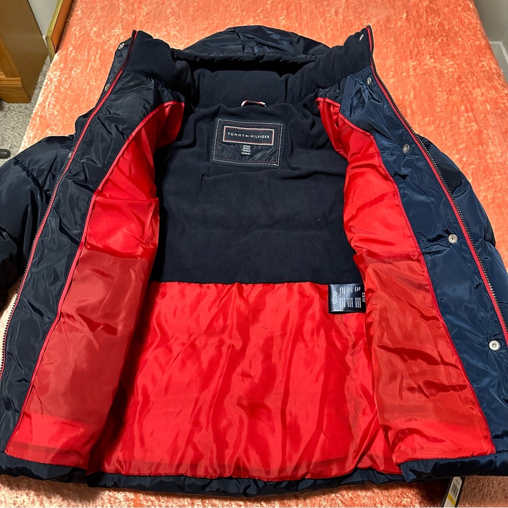 NWT Tommy Hilfiger puffer winter coat jacket size M with hood - Picture 9 of 10